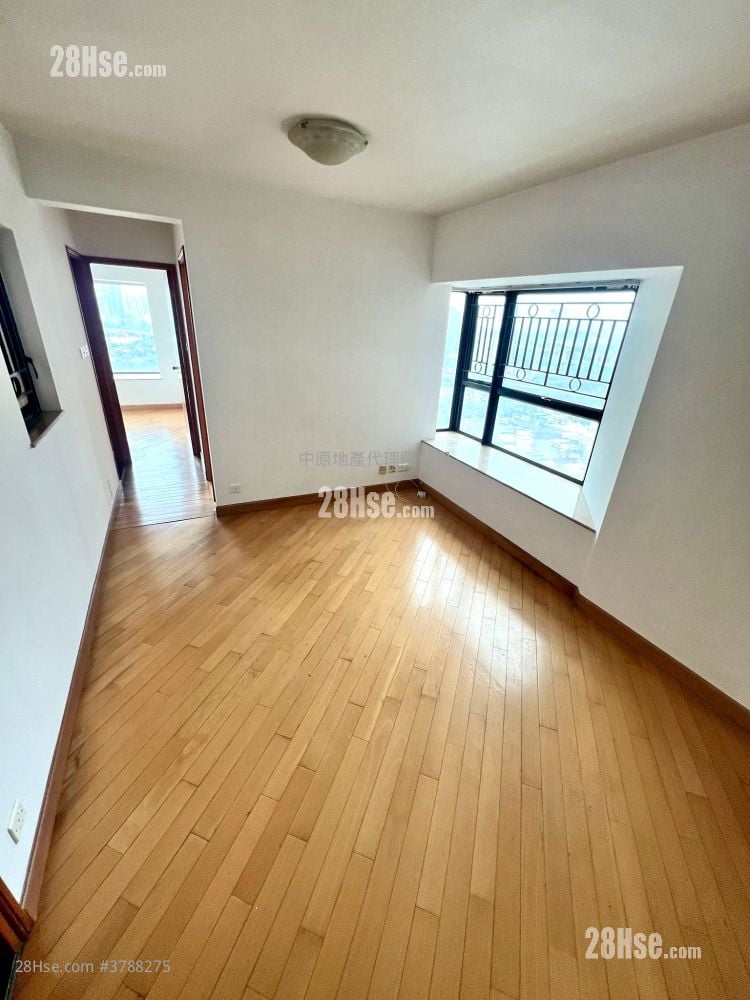 Villa By The Park Sell 2 Bedrooms , 1 Bathroom 398 ft²