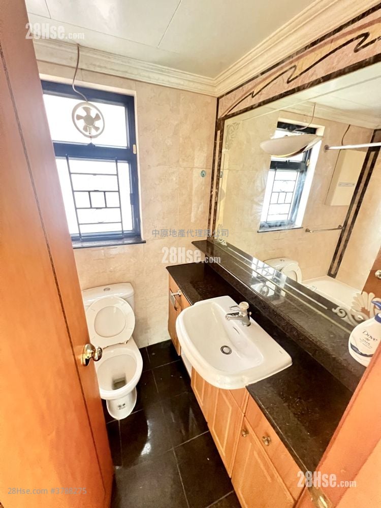 Villa By The Park Sell 2 Bedrooms , 1 Bathroom 398 ft²