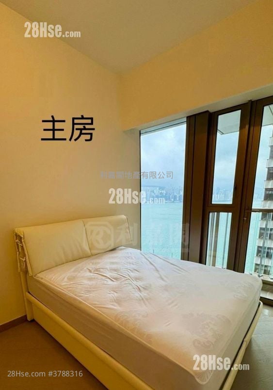 Pano Harbour Sell 526 ft²