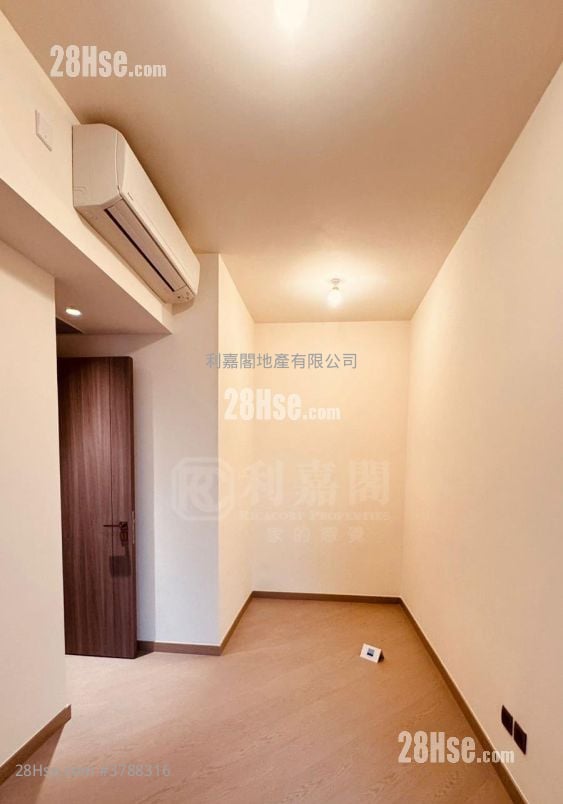 Pano Harbour Sell 526 ft²