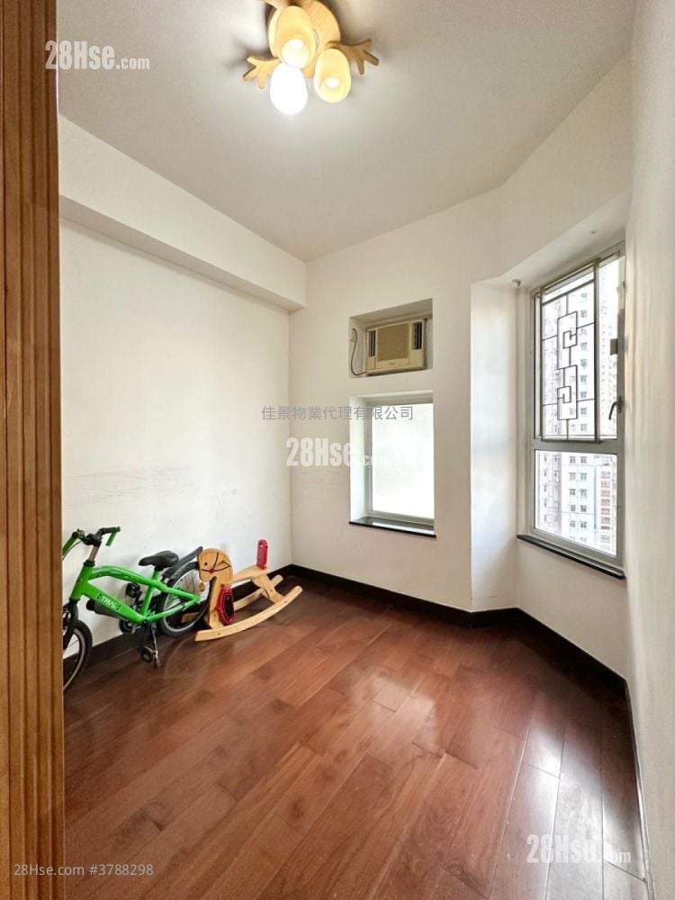 海怡花园 售盘 2 房 , 1 浴室 437 平方尺