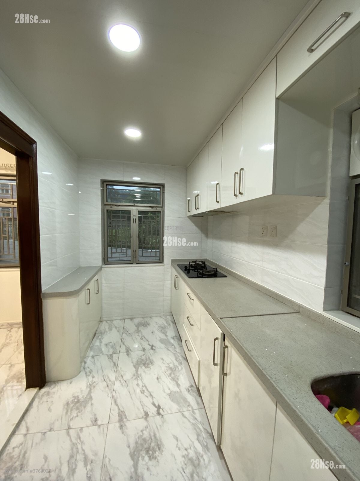 村屋 售盘 1,400 平方尺