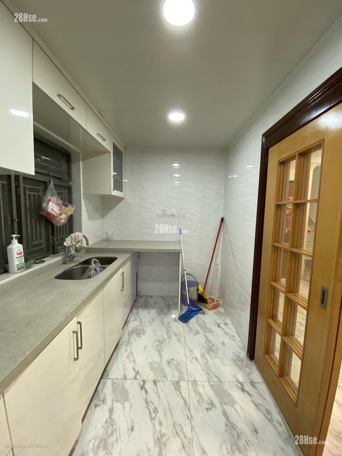 村屋 售盘 1,400 平方尺