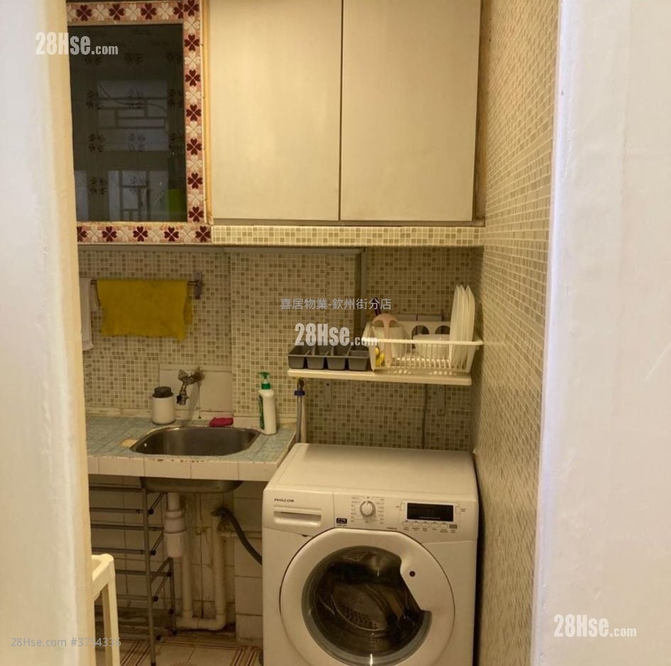 福榮街126號5/F Rental 2 Bedrooms , 1 Bathroom 400 ft²