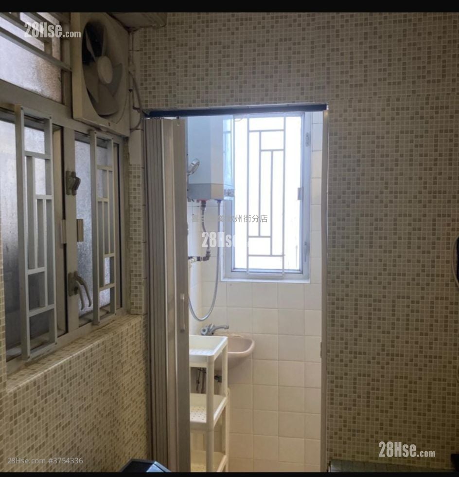 福榮街126號5/F Rental 2 Bedrooms , 1 Bathroom 400 ft²