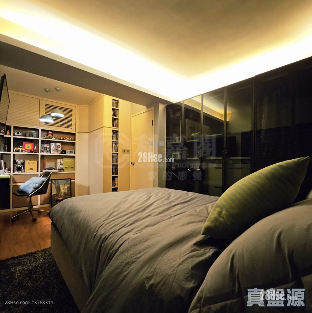 Sun Yuen Long Centre Sell 1 Bedroom 466 ft²