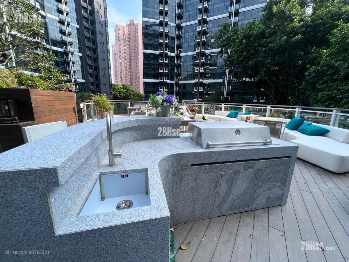 The Royale Rental 2 Bedrooms , 1 Bathroom 429 ft²