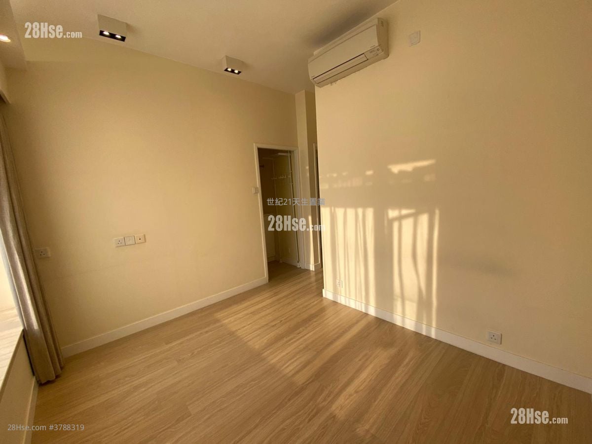 Aqua Blue Rental 2 Bedrooms , 2 Bathrooms 886 ft²