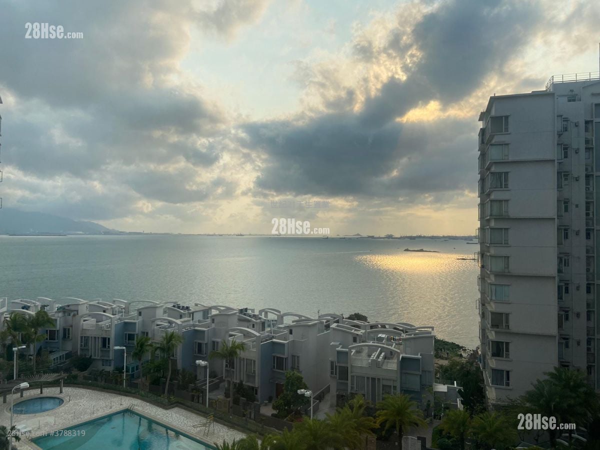 Aqua Blue Rental 2 Bedrooms , 2 Bathrooms 886 ft²