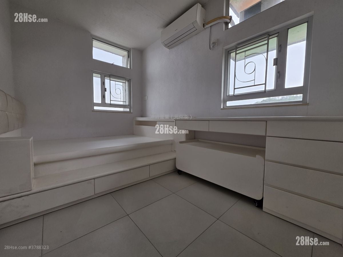 Ching Wah Court Sell 3 Bedrooms 645 ft²