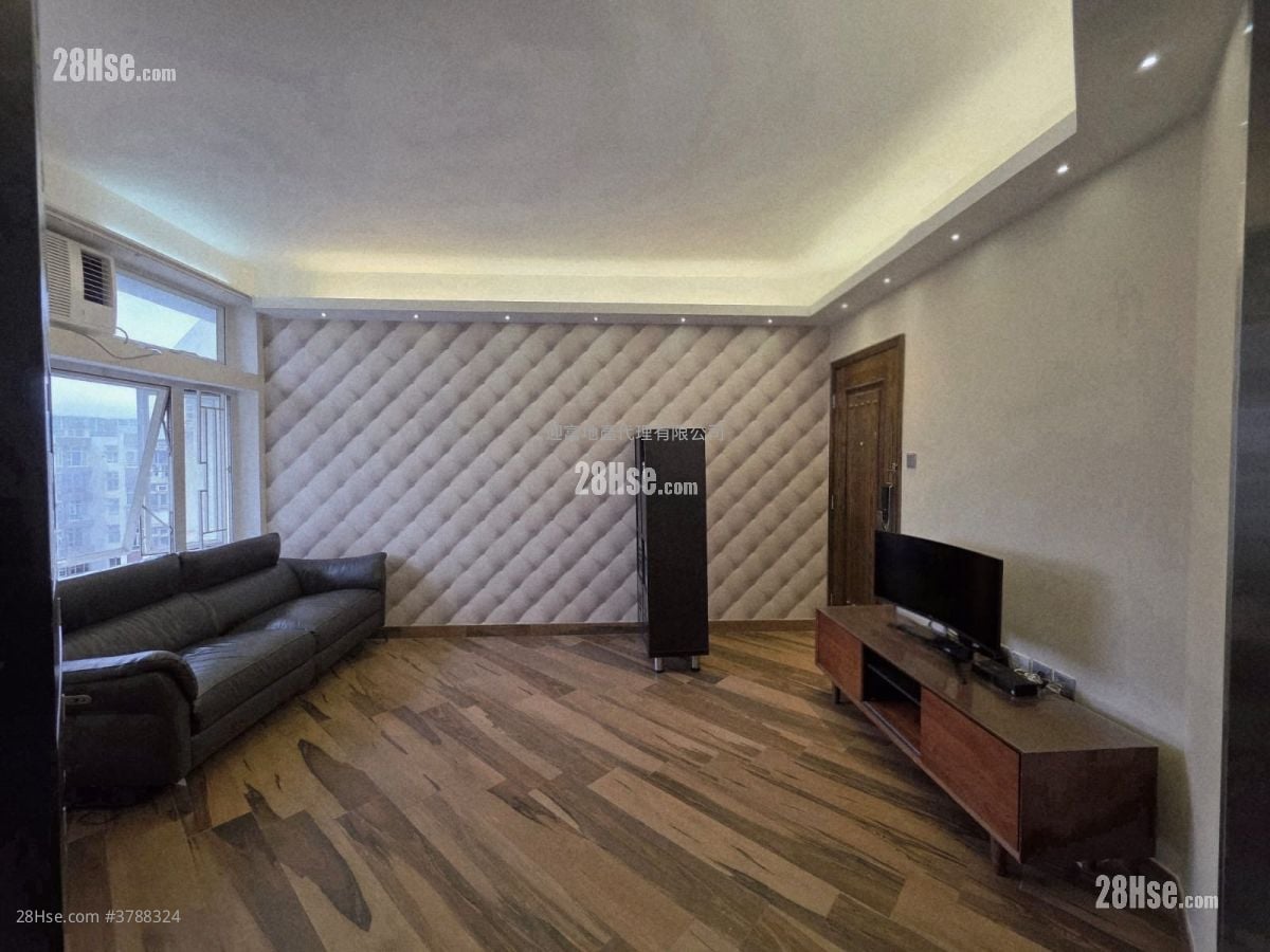 Whampoa Garden Sell 4 Bedrooms , 2 Bathrooms 708 ft²