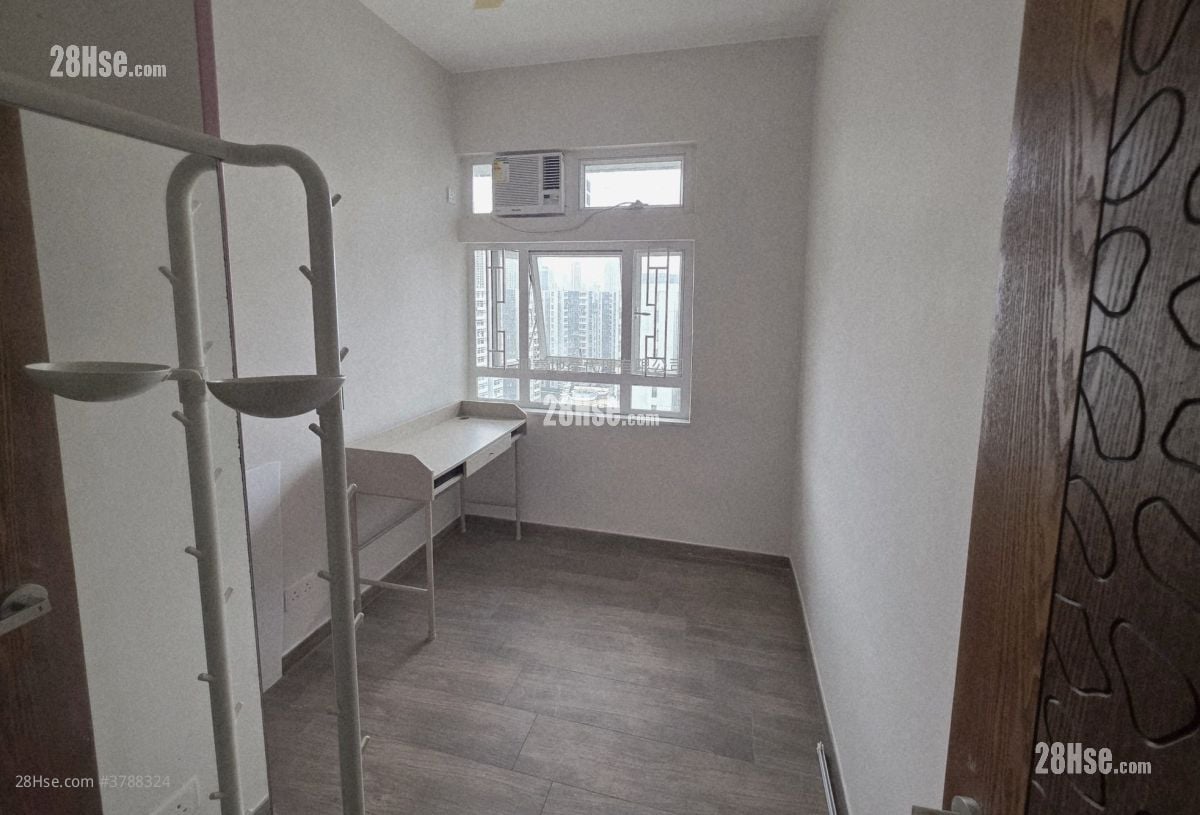 Whampoa Garden Sell 4 Bedrooms , 2 Bathrooms 708 ft²