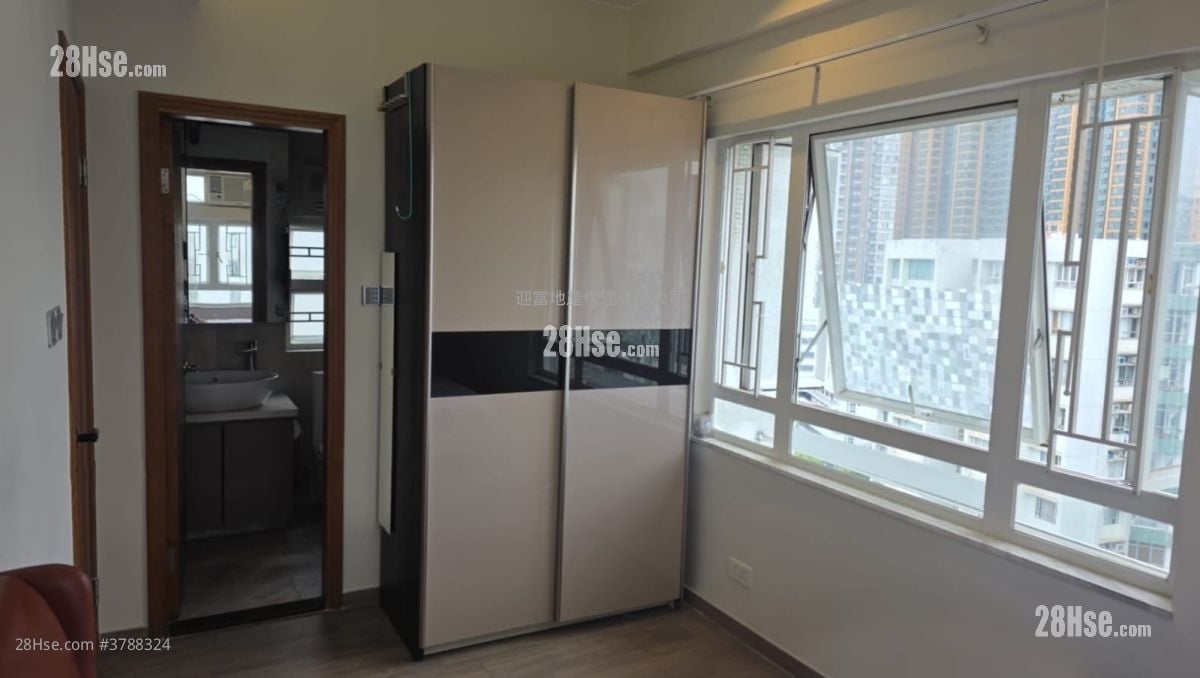 Whampoa Garden Sell 4 Bedrooms , 2 Bathrooms 708 ft²