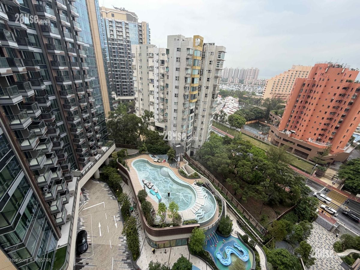 Gold Coast Bay Rental 2 Bedrooms , 1 Bathroom 441 ft²