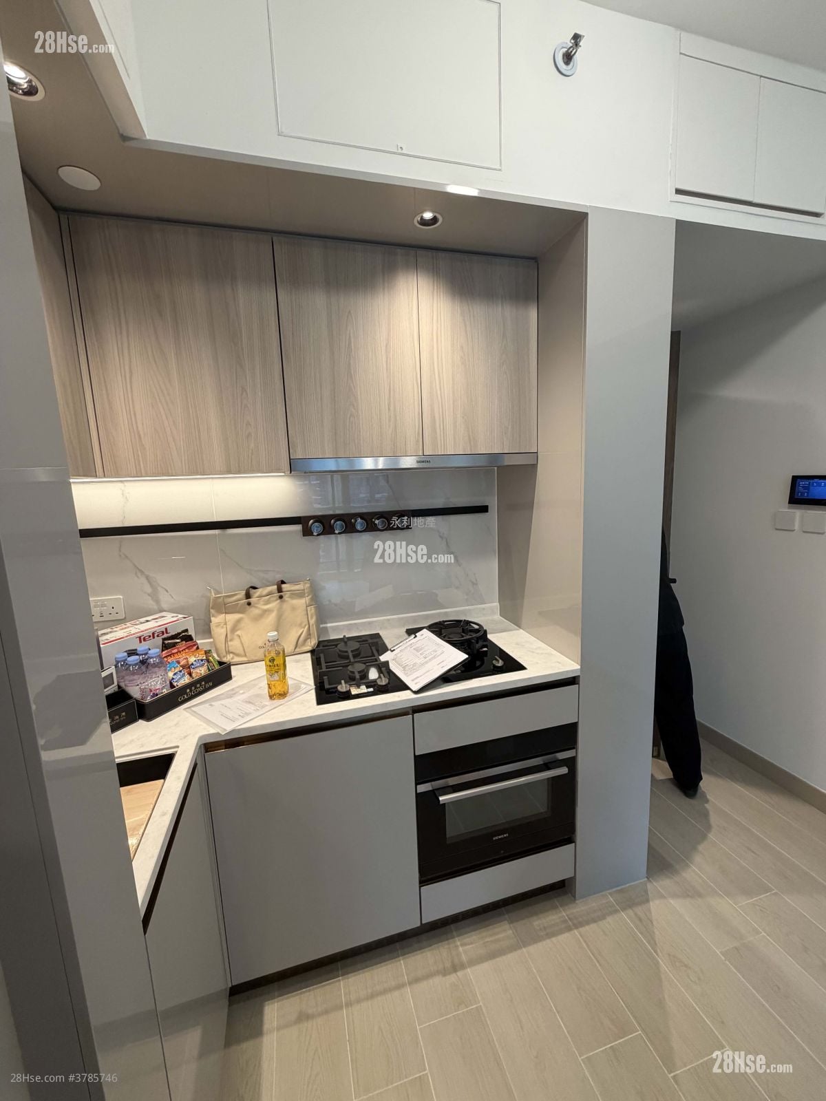 Gold Coast Bay Rental 2 Bedrooms , 1 Bathroom 441 ft²