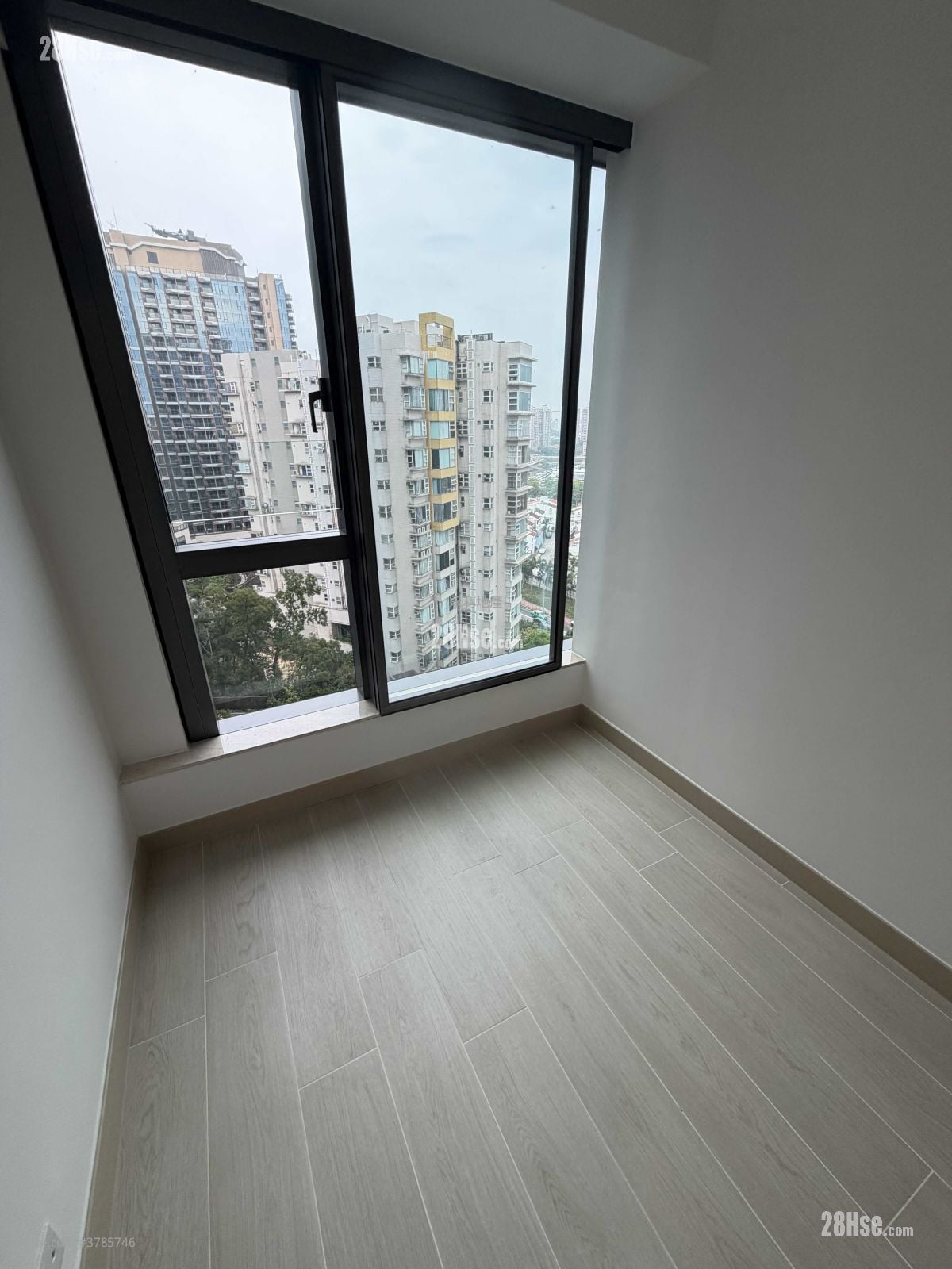 Gold Coast Bay Rental 2 Bedrooms , 1 Bathroom 441 ft²