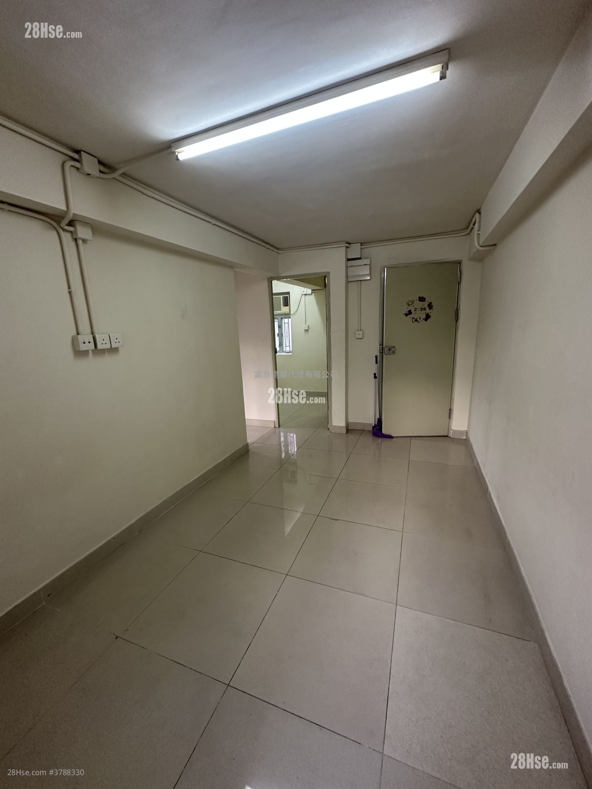 泥围 租盘 2 房 , 1 浴室 380 平方尺