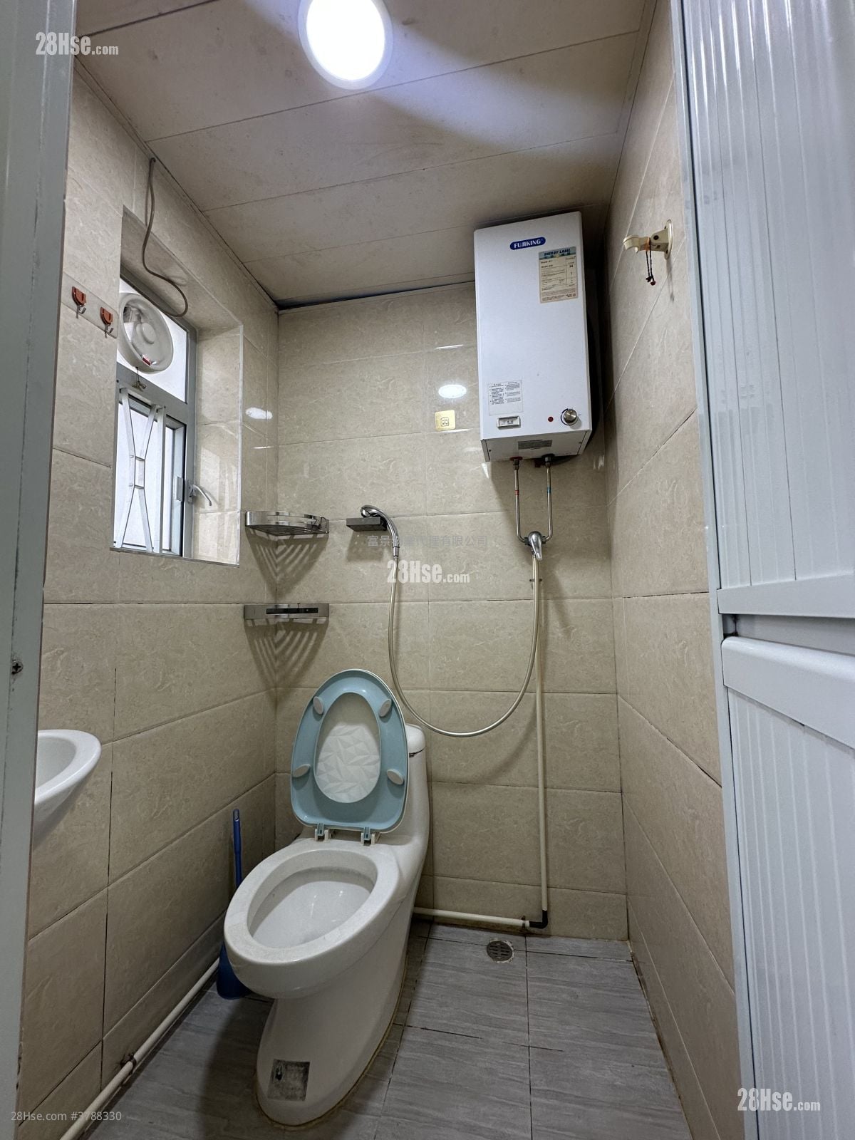 泥围 租盘 2 房 , 1 浴室 380 平方尺