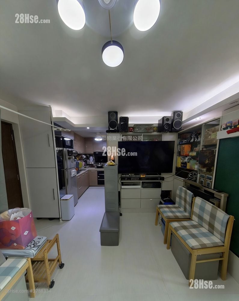 Fung Shing Court Sell 381 ft²