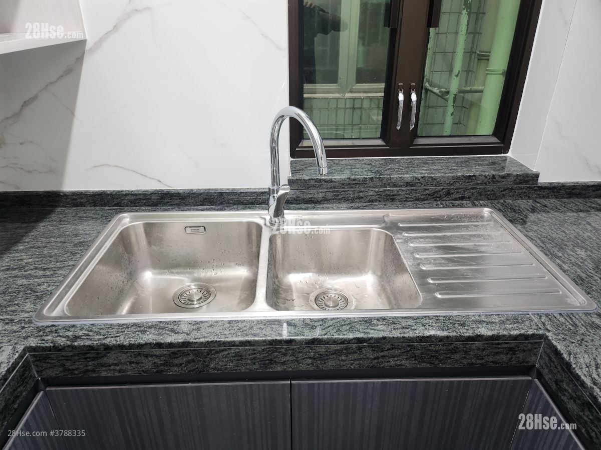 村屋 租盘 3 房 , 1 浴室 650 平方尺