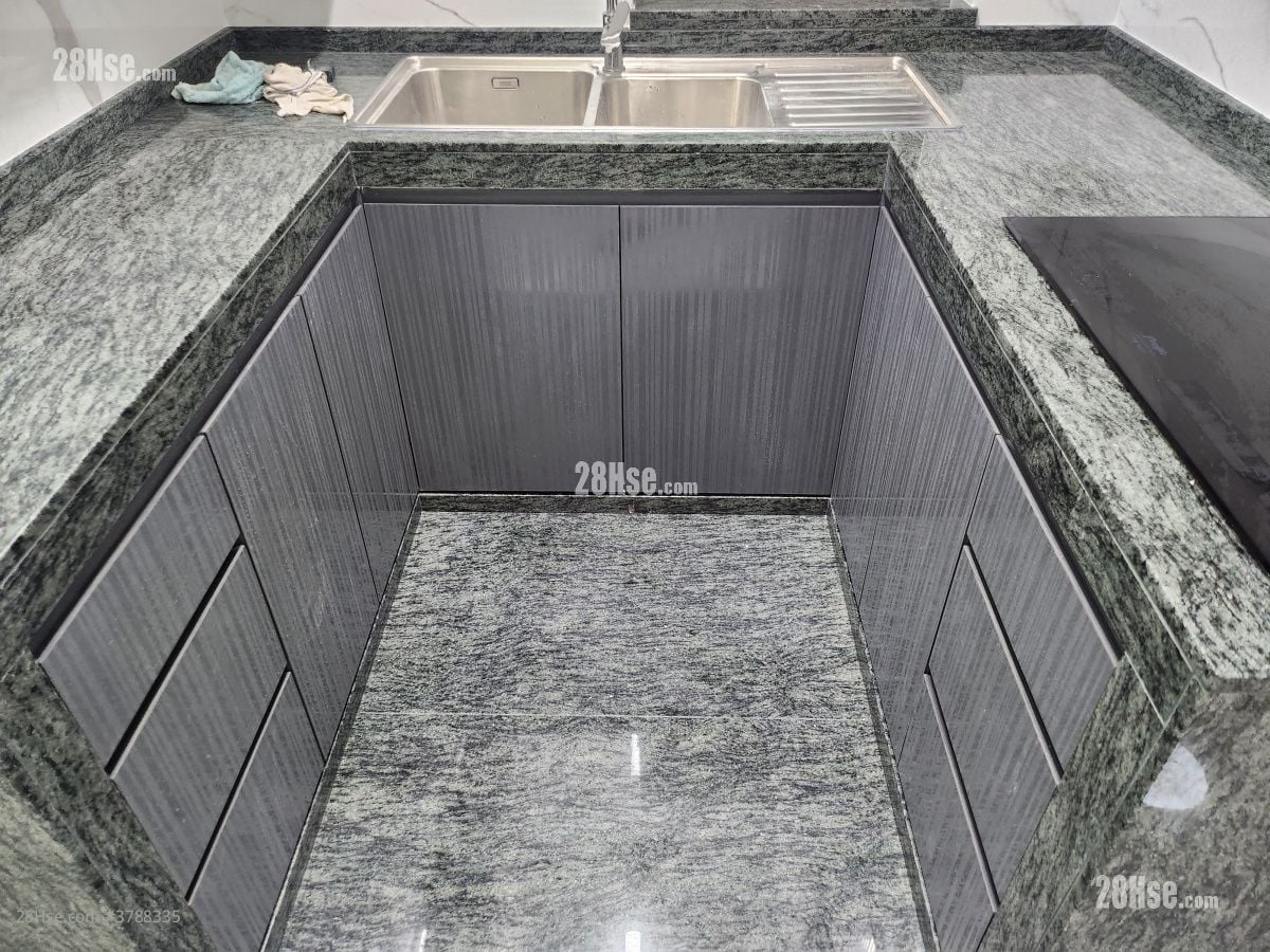 村屋 租盘 3 房 , 1 浴室 650 平方尺