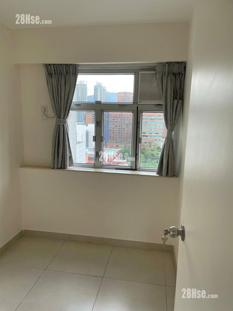 Shatin Centre Sell 3 Bedrooms , 1 Bathroom 390 ft²