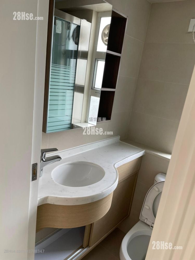 Shatin Centre Sell 3 Bedrooms , 1 Bathroom 390 ft²