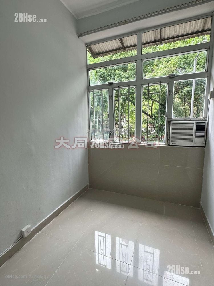 单幢楼房 租盘 2 房 233 平方尺