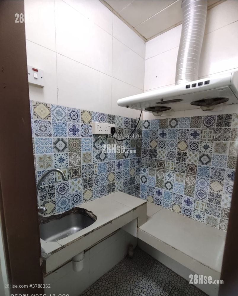 单幢楼房 租盘 2 房 233 平方尺