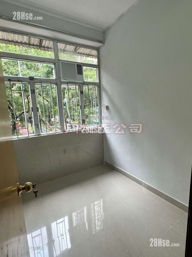 单幢楼房 租盘 2 房 233 平方尺