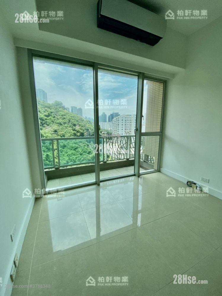 Casa 880 租盘 3 房 , 2 浴室 792 平方尺