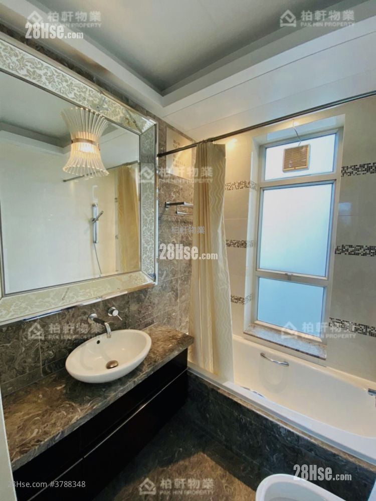 Casa 880 租盘 3 房 , 2 浴室 792 平方尺