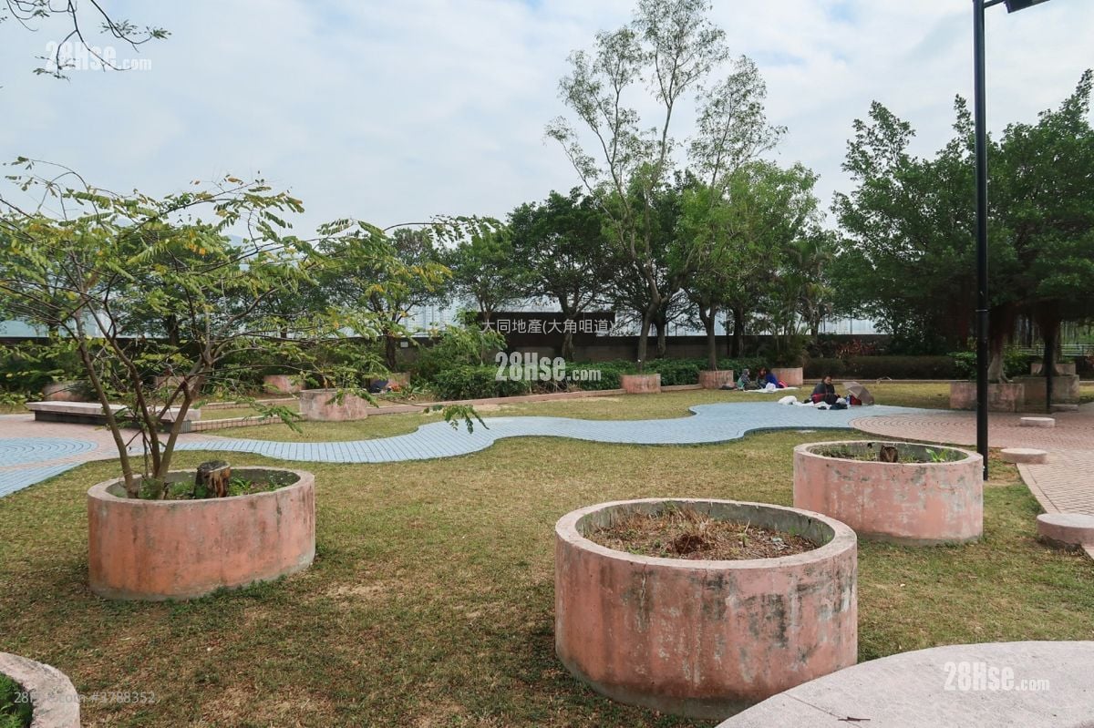 单幢楼房 租盘 2 房 233 平方尺