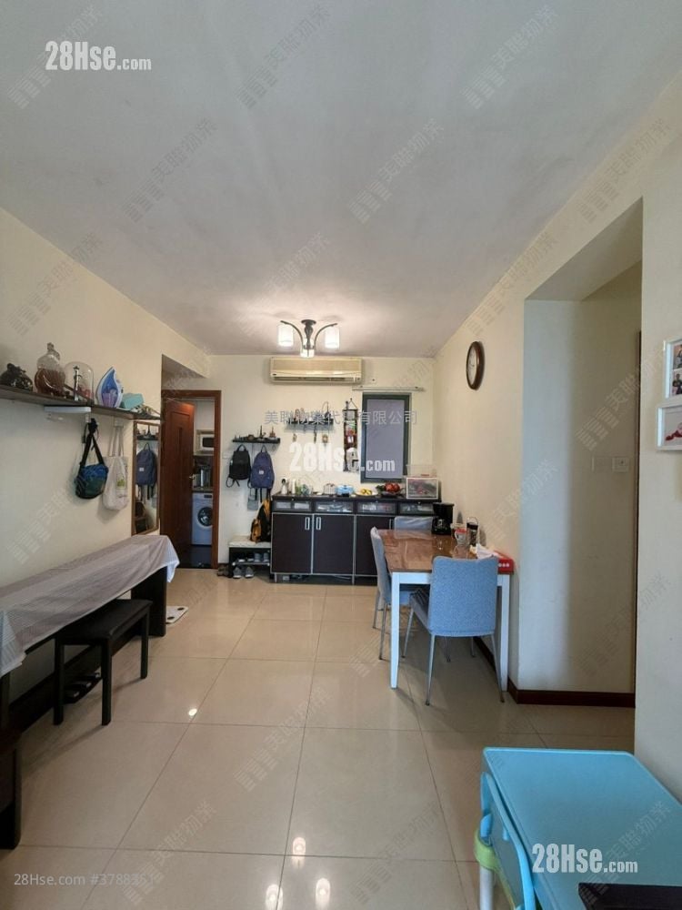 Residence Oasis Sell 3 Bedrooms 653 ft²