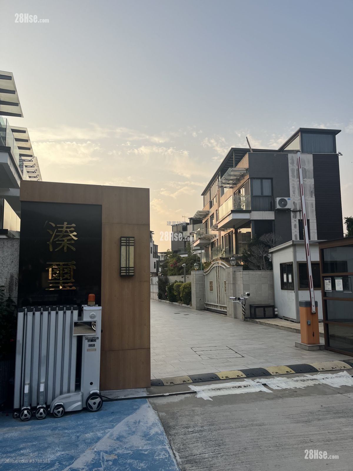 村屋 售盘 1,890 平方尺