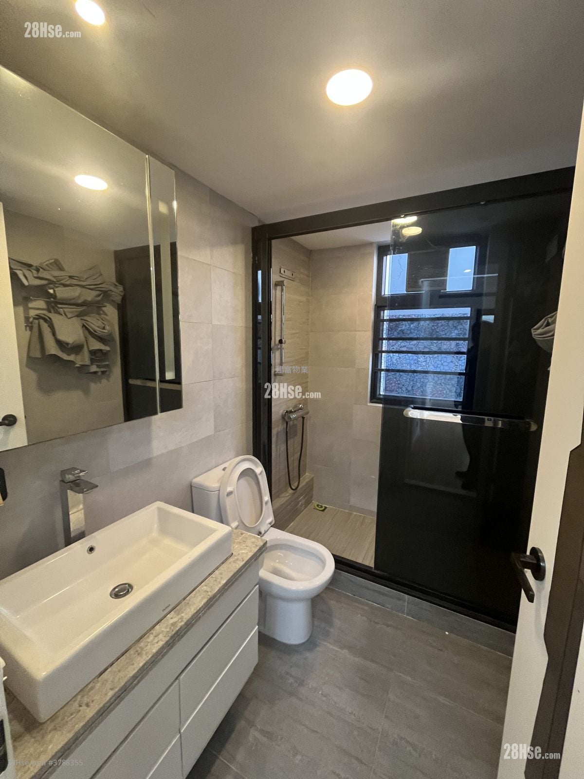 村屋 售盘 1,890 平方尺