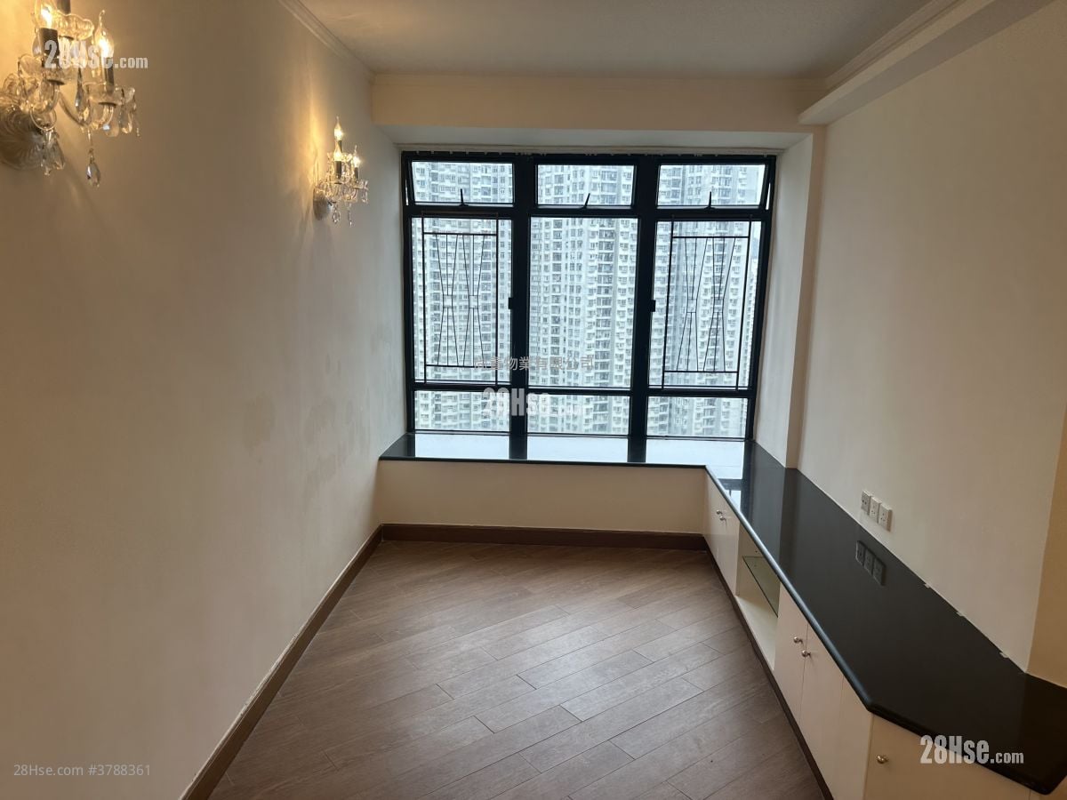 Kornhill Sell 1 Bedroom , 1 Bathroom 461 ft²