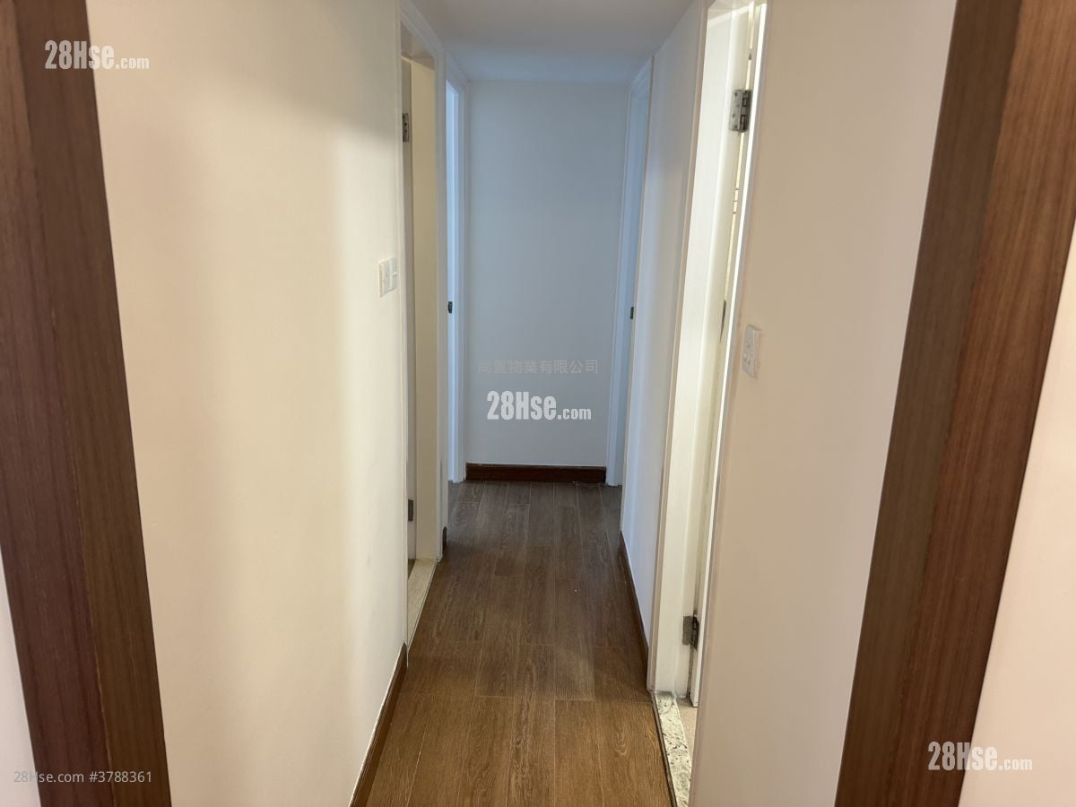 Kornhill Sell 1 Bedroom , 1 Bathroom 461 ft²