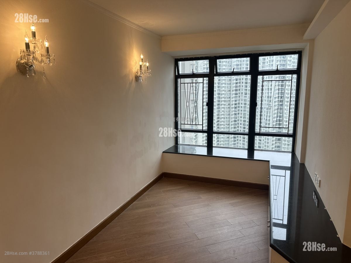 Kornhill Sell 1 Bedroom , 1 Bathroom 461 ft²