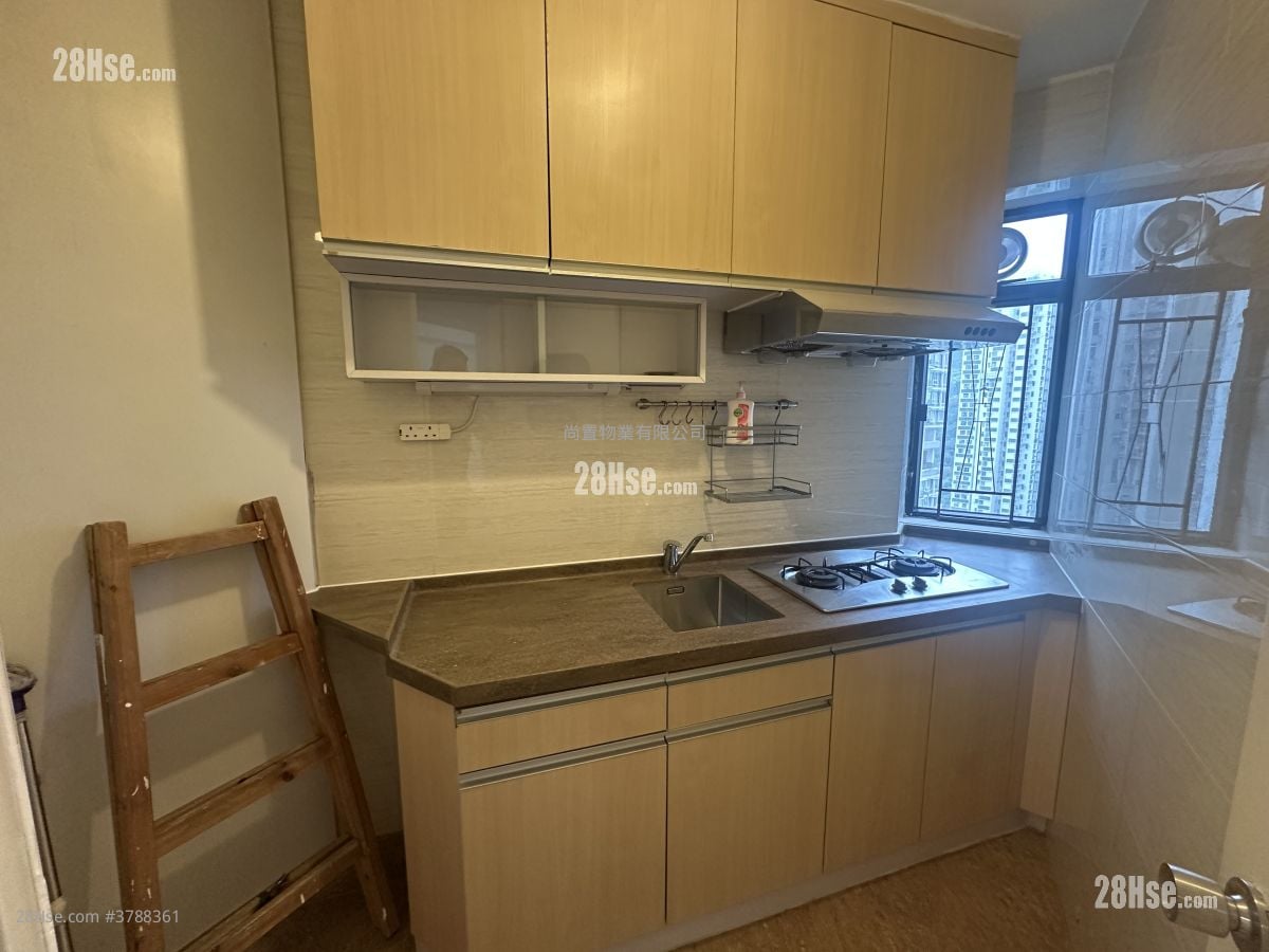 Kornhill Sell 1 Bedroom , 1 Bathroom 461 ft²