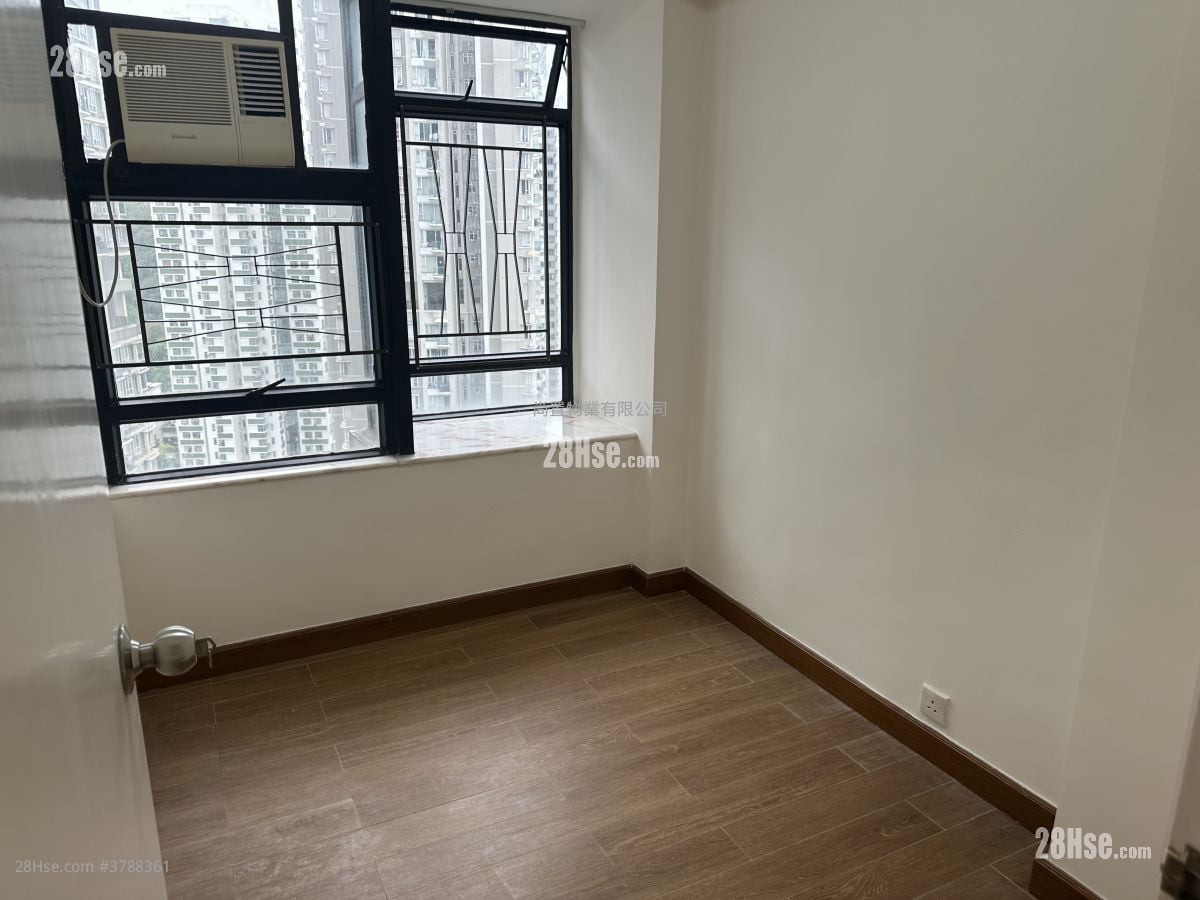 Kornhill Sell 1 Bedroom , 1 Bathroom 461 ft²