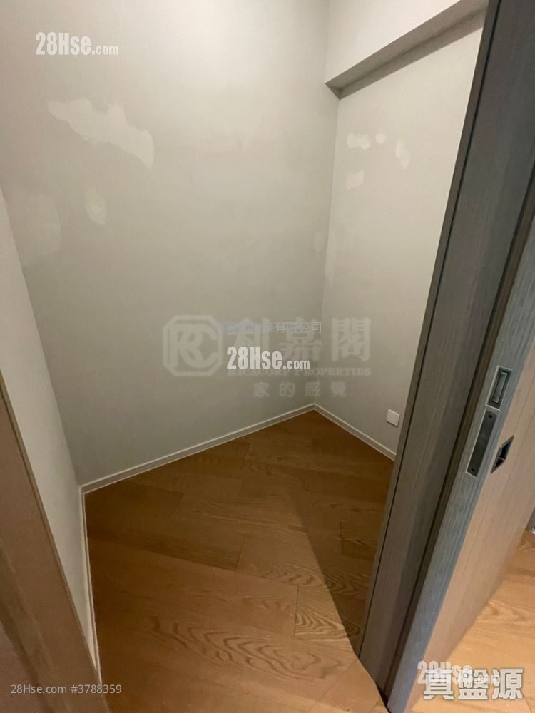 柏傲庄 售盘 3 房 634 平方尺