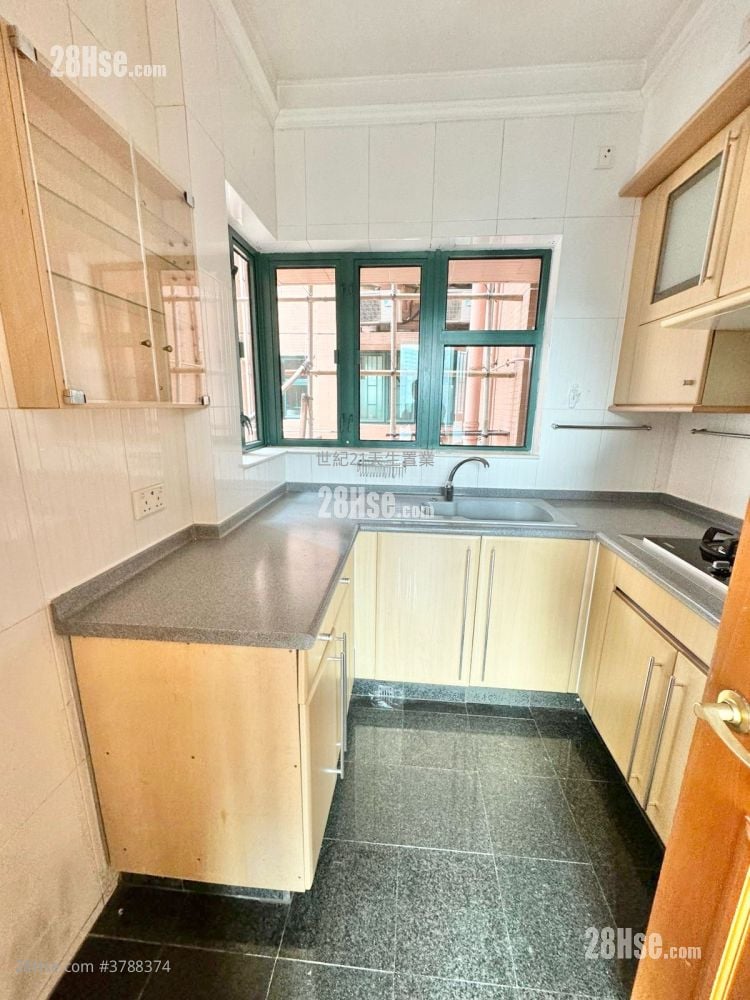 Palatial Coast Rental 3 Bedrooms , 1 Bathroom 672 ft²