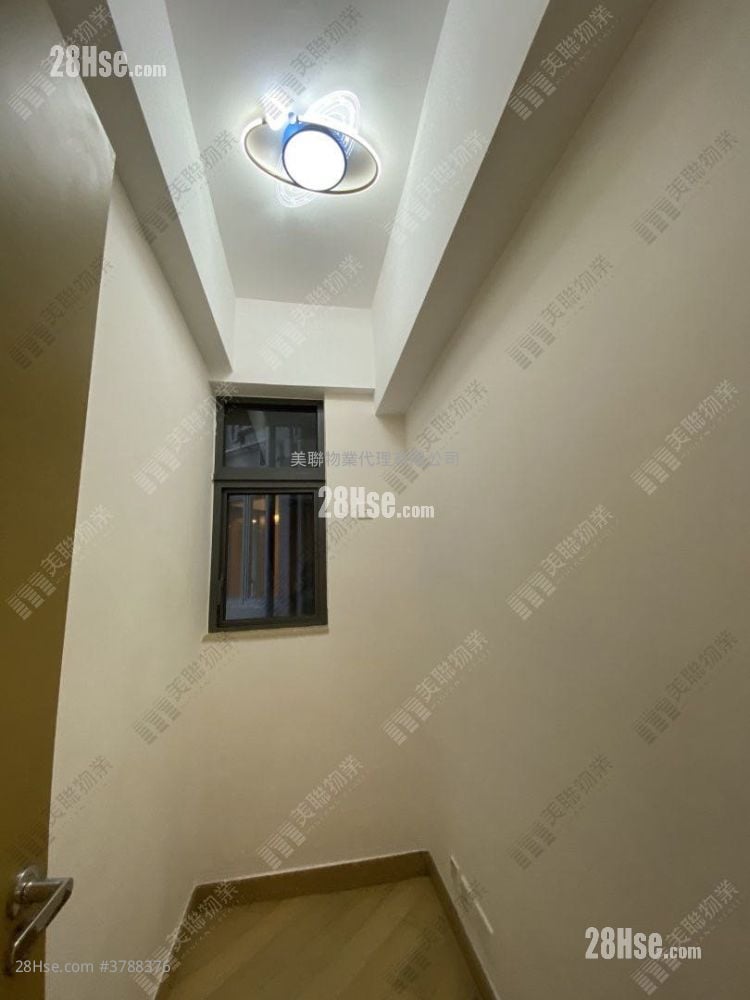 The Wings Rental 3 Bedrooms , 2 Bathrooms 827 ft²