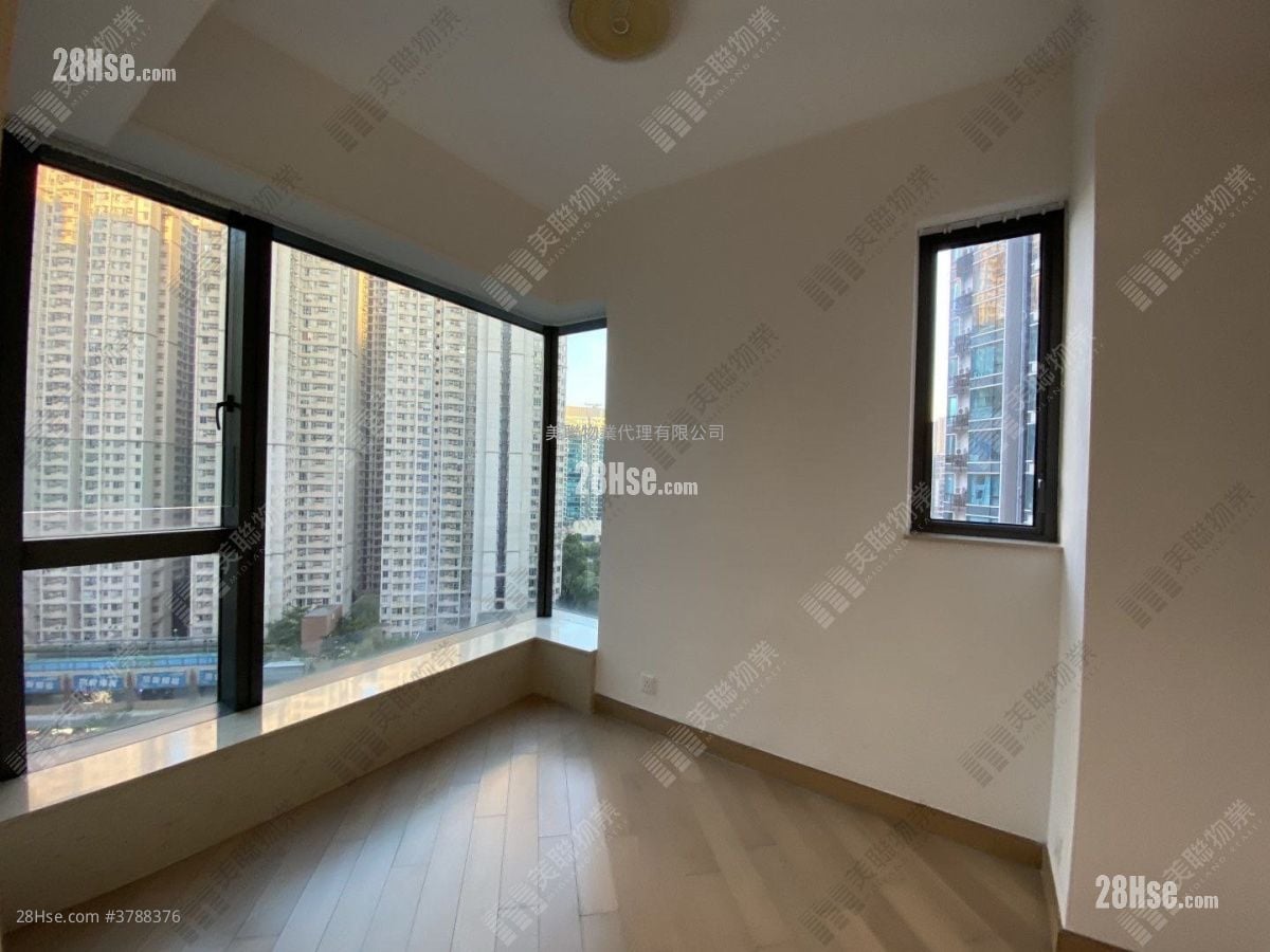 The Wings Rental 3 Bedrooms , 2 Bathrooms 827 ft²