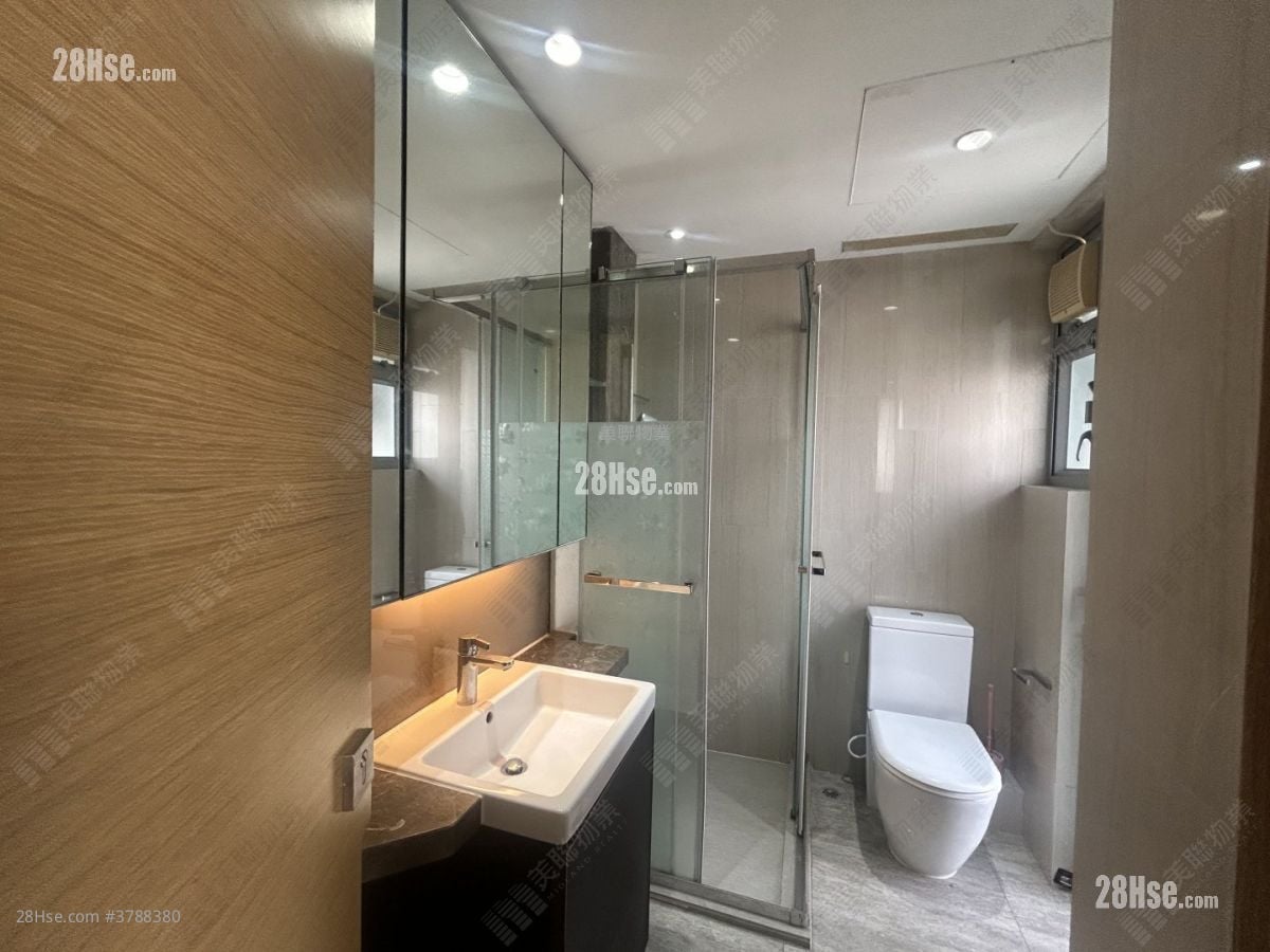 The Reach Rental 2 Bedrooms , 1 Bathroom 357 ft²