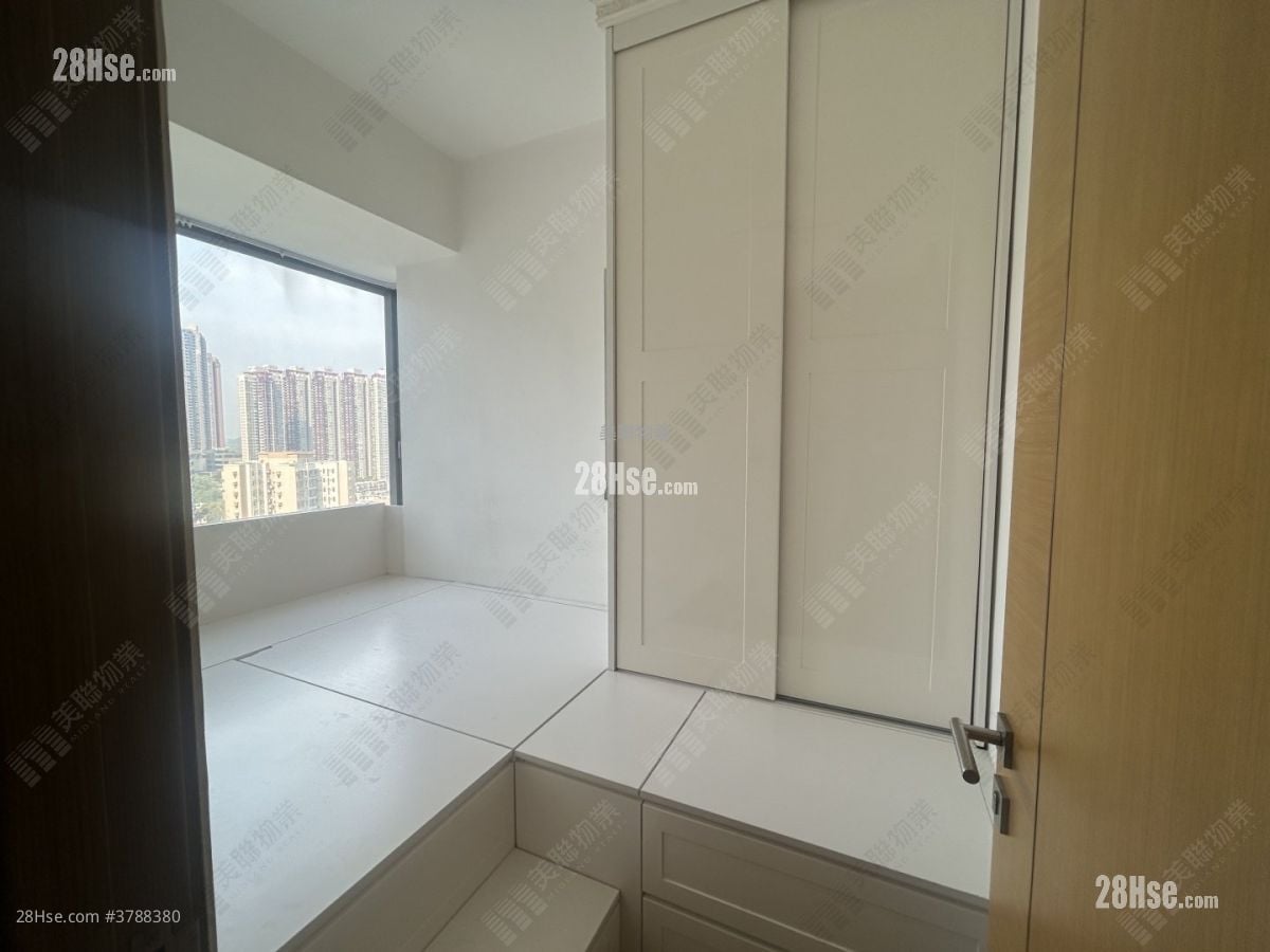 The Reach Rental 2 Bedrooms , 1 Bathroom 357 ft²