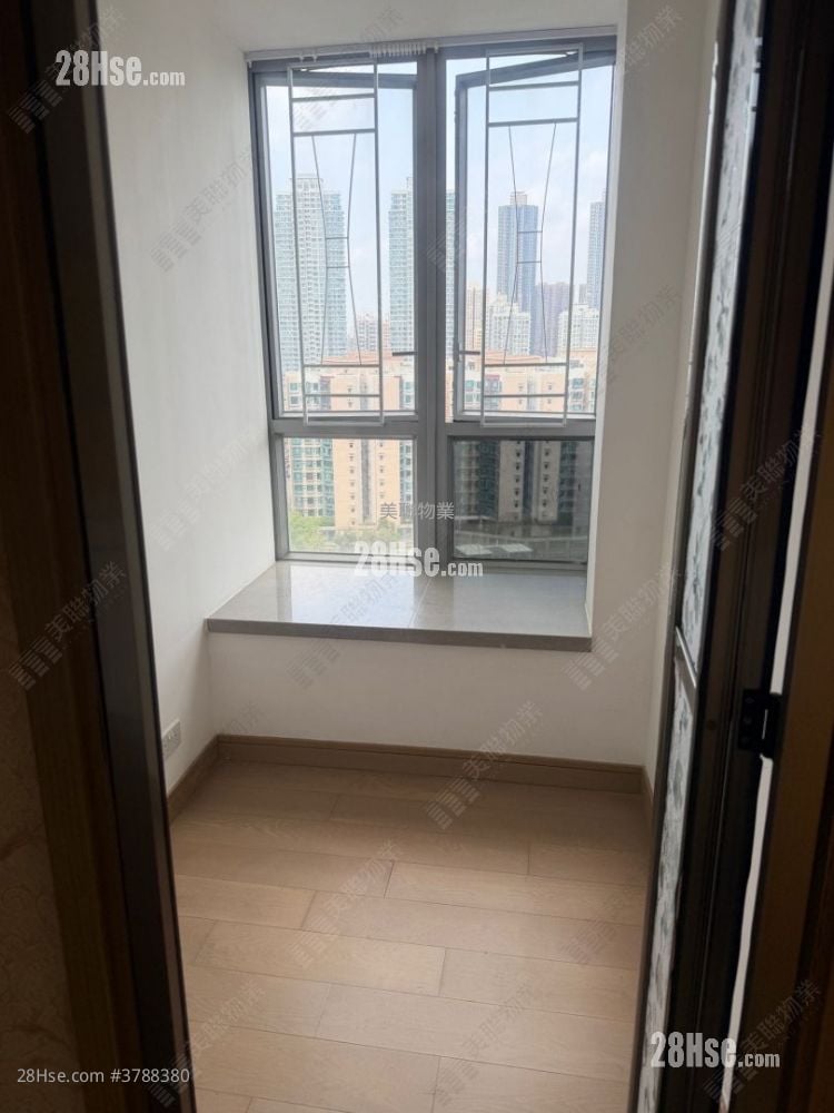 The Reach Rental 2 Bedrooms , 1 Bathroom 357 ft²