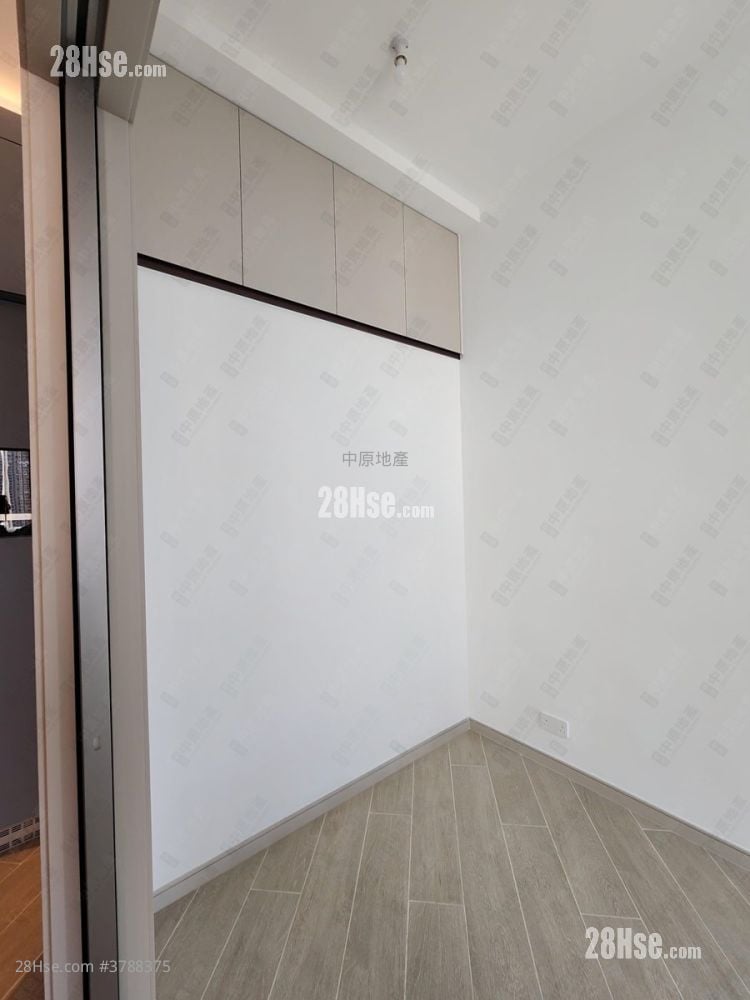 晓柏峰 售盘 1 房 305 平方尺