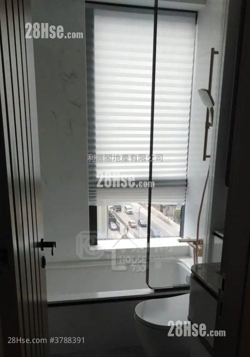 128 Waterloo Sell 2 Bedrooms 527 ft²